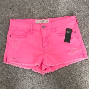 BRAND NEW Abercrombie & Fitch pink shorts size 6